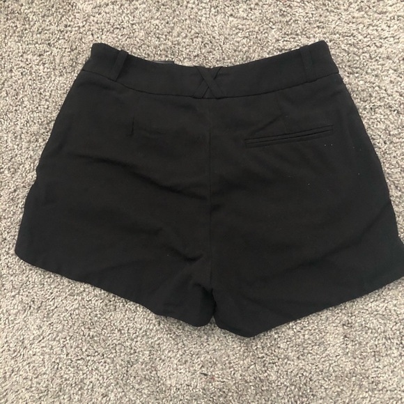 Plain Black Shorts H&M size 2 - Picture 2 of 3